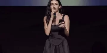 Hazar Ergüçlü’den olay yaratacak itiraf: Aldığım nefesten utanıyorum Hazar Ergüçlü’den olay yaratacak itiraf: Aldığım nefesten utanıyorum