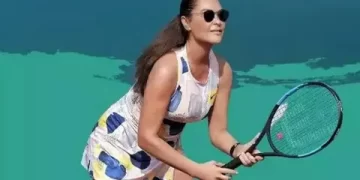 Hülya Avşar korta çıktı! Kıyafeti maça damga vurdu Hülya Avşar korta çıktı! Kıyafeti maça damga vurdu