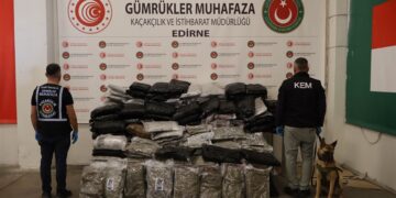 Sarp, İpsala ve Kapıkule’de uyuşturucu operasyonu: 935 bini aşkın hap ve yüzlerce kilo madde ele geçirildi