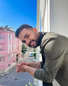 Kadir Ezildi ekranlara veda mı ediyor? En hamarat benim yok, yeni kanalı belli oldu mu? Kadir Ezildi ekranlara vedami ediyor1 habermeydan