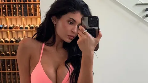 Kylie Jenner’ın sütyeninin fiyatı dudak uçuklattı Kylie Jenner sutyeninin fiyati dudak ucuklatti habermeydan