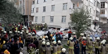 Maltepe’de 7 katlı binada korkutan çökme: Enkaz altında kalanlar için ekipler seferber oldu Maltepe’de 7 katlı binada korkutan çökme: Enkaz altında kalanlar için ekipler seferber oldu