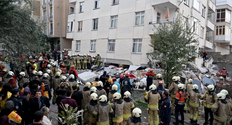 Maltepe’de 7 katlı binada korkutan çökme: Enkaz altında kalanlar için ekipler seferber oldu Maltepe habermeydan