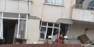 Maltepe’de çöken binada son durum: 5 kişi kurtarıldı, 3 kişi için arama sürüyor Maltepe’de çöken binada son durum: 5 kişi kurtarıldı, 3 kişi için arama sürüyor