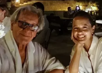 10 yıllık küslük bitti! Neco ve kızı aynı sahnede 10 yıllık küslük bitti! Neco ve kızı aynı sahnede