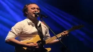 Ünlü şarkıcı Nev yeniden entübe edildi Nev yeniden entube edildi1 habermeydan