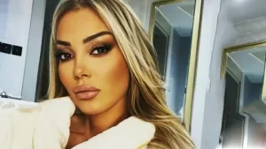 Petek Dinçöz yıllar sonra eski imajına döndü Petek Dincoz yillar sonra eski imajina dondu1 habermeydan
