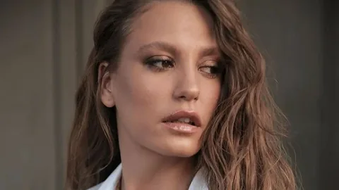 Serenay Sarıkaya’ya restoranda tanışma notu Serenay Sarikaya restoranda tanisma notu habermeydan