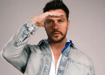 Sinan Akçıl çileden çıktı! Havalimanında ne yaşadı? Sinan Akçıl çileden çıktı! Havalimanında ne yaşadı?