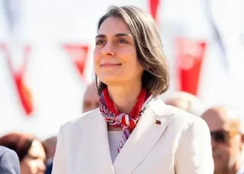Sinem Dedetaş 90 Gün sonra tahliye edildi Sinem Dedetaş 90 Gün sonra tahliye edildi