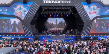 Bakan Kurum’dan TEKNOFEST paylaşımı: “Türkiye’nin geleceği burada”