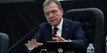 Mersin'de 3 belediyeye operasyon: Vahap Seçer dahil 59 kişi gözaltında Mersin’de 3 belediyeye operasyon: Vahap Seçer dahil 59 kişi gözaltında