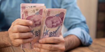 Bakan Göktaş duyurdu: Yaşlı ve engelli aylıkları hesaplara yatıyor