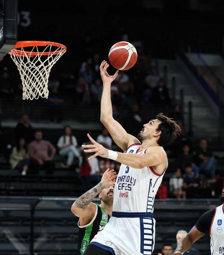 Anadolu Efes 85-76 Denizli Basket anadolu efes 85 76 denizli basket habermeydan e1791735160457