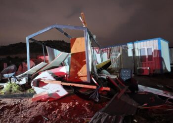 Antalya’da hortum faciası: 4 işçi hayatını kaybetti Burdur’da yolcu otobüsü devrildi: 1 kişi öldü, 9 kişi yaralandı