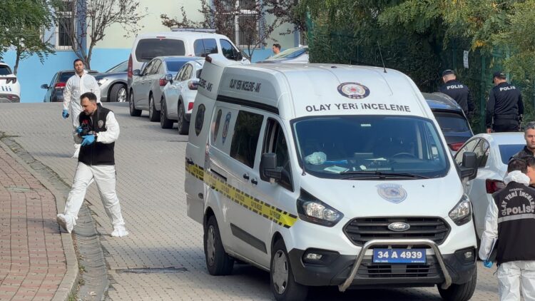Başakşehir'deki bıçaklı saldırıda saldırgan ile anne ve baba tutuklandı.