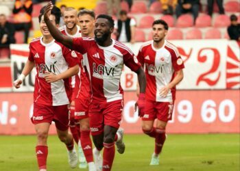 Batman Petrolspor, İstanbulspor’u 4 Golle Geçti!