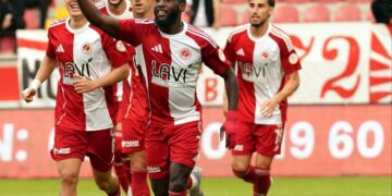 Batman Petrolspor, İstanbulspor'u 4 Golle Geçti! Batman Petrolspor, İstanbulspor’u 4 Golle Geçti!