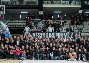 Beşiktaş, Fenerbahçe'ye Zorlanmadı! Beşiktaş, Fenerbahçe’ye Zorlanmadı!