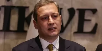 Burak Elmas ve Tuğçe Koç ilk kez el ele görüntülendi