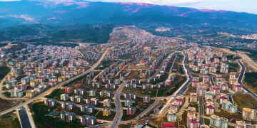 Rus basınından Türkiye’ye deprem övgüsü: Saatte 23 konut