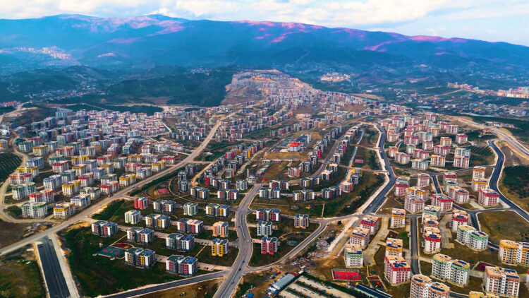 Rus basınından Türkiye’ye deprem övgüsü: Saatte 23 konut deprem3 habermeydan