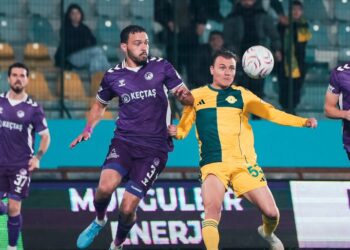 Esenler Erokspor, Keçiörengücü'nü 3 golle geçti! Esenler Erokspor, Keçiörengücü’nü 3 golle geçti!