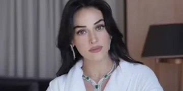 Esra Bilgiç 34 yaşında! Doğum günü pozları beğeni rekoru kırdı