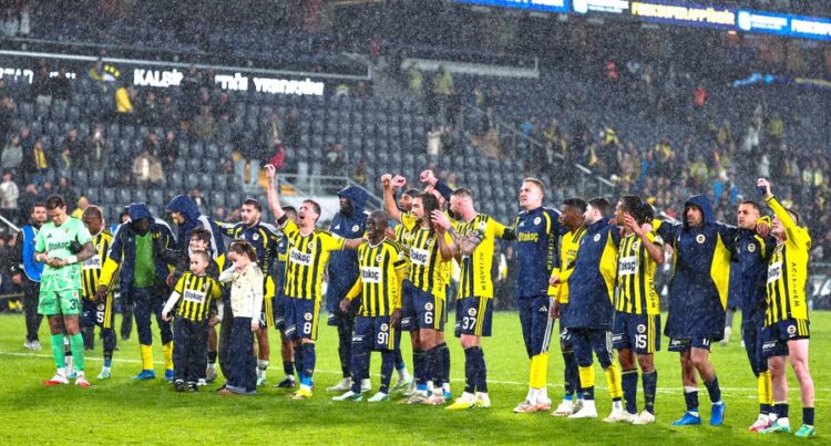 Fenerbahçe, Alanyaspor Önünde 3 Puanı 3 Golle Aldı! fenerbahce alanyaspor onunde 3 puani 3 golle aldi habermeydan e1792261988685