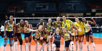 Fenerbahçe Medicana, Beşiktaş'ı Geriden Gelerek Devirdi! Fenerbahçe Medicana, Beşiktaş’ı Geriden Gelerek Devirdi!