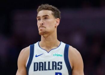 Fenerbahçe Tarfin, Dwight Powell'ı Açıkladı! Fenerbahçe Tarfin, Dwight Powell’ı Açıkladı!