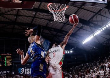 Fenerbahçe Tarfin, Karşıyaka Deplasmanında Zorlanmadı!
