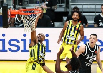 Fenerbahçe Tarfin, Partizan’ı  2. Yarıda Devirdi!