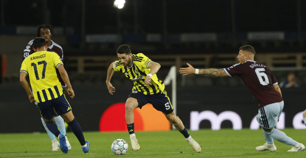 Fenerbahçe İngiltere'de Kayıp! fenerbahceye ingilterede sok habermeydan 1 scaled e1792012833433