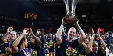 FIBA Kadınlar Süper Kupa’da Şampiyon Fenerbahçe Tarfin!
