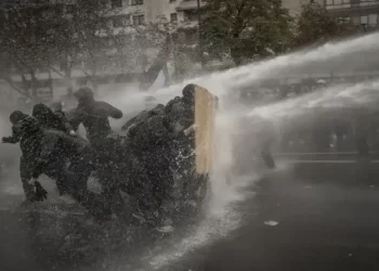 Fransa’da protesto öncesi 70 bin polis ve jandarma görevlendirildi Fransa’da protesto öncesi 70 bin polis ve jandarma görevlendirildi