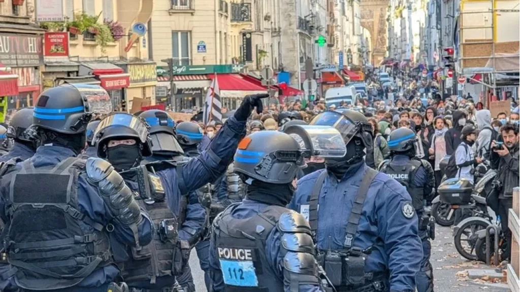 Fransa’da yeni protesto alarmı: Müzeler kapanıyor, esnaf kepenk indiriyor fransa habermeydan