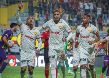 Göztepe, Eyüpspor Deplasmanında 3 Puanı 4 Golle Aldı! Göztepe, Eyüpspor Deplasmanında 3 Puanı 4 Golle Aldı!