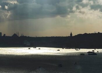 İstanbul'da hava iki günde değişecek: Önce yaz, ardından sonbahar İstanbul’da hava iki günde değişecek: Önce yaz, ardından sonbahar