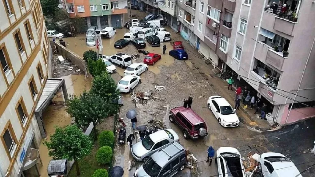 Sel felaketinde üçüncü gün: Can kaybı 4’e yükseldi istanbuldaki sel felaketi can kaybi 4e yukseldi habermeydan