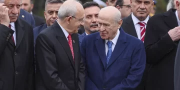 Anıtkabir’de 29 Ekim töreni: Kılıçdaroğlu ve Bahçeli görüştü Anıtkabir’de 29 Ekim töreni: Kılıçdaroğlu ve Bahçeli görüştü