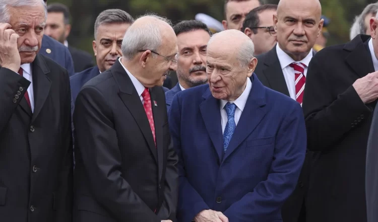 Anıtkabir’de 29 Ekim töreni: Kılıçdaroğlu ve Bahçeli görüştü Anıtkabir’de 29 Ekim töreni...