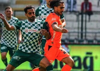 Konyaspor ile Başakşehir Yenişemedi! Konyaspor ile Başakşehir Yenişemedi!