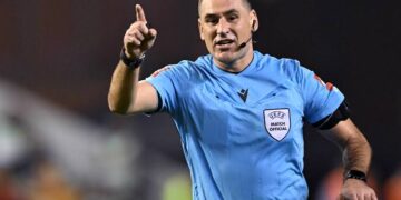 Lille-Galatasaray maçının hakemi belli oldu! Lille-Galatasaray maçının hakemi belli oldu!