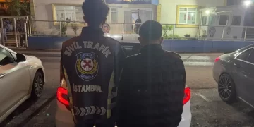 Zeytinburnu’nda makas atan sürücüye 336 bin TL ceza kesildi Zeytinburnu’nda makas atan sürücüye 336 bin TL ceza kesildi