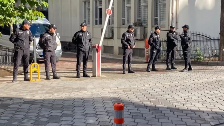 Merkezefendi Belediyesi’ne operasyon: Şeniz Doğan gözaltında Merkezefendi Belediyesi’ne operasyon...