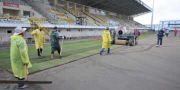 Muş Şehir Stadyumu’nda Çim Serimi Başladı!