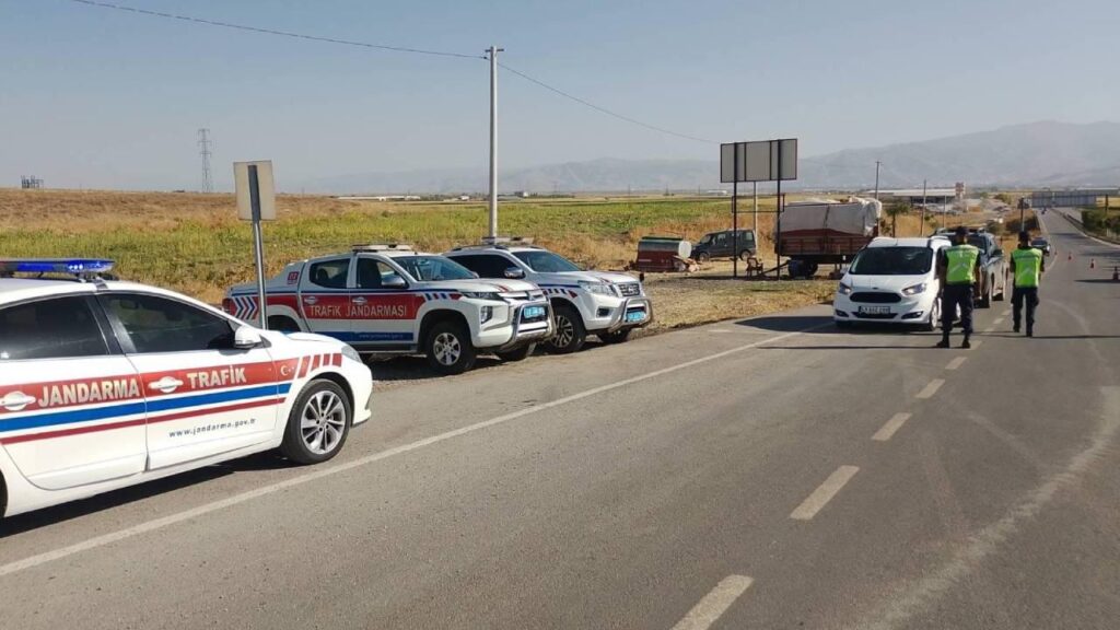 Muş'ta, Jandarmadan Dev Trafik Denetimi! musta jandarmadan dev trafik denetimi habermeydan