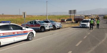 Muş'ta, Jandarmadan Dev Trafik Denetimi! Muş’ta, Jandarmadan Dev Trafik Denetimi!
