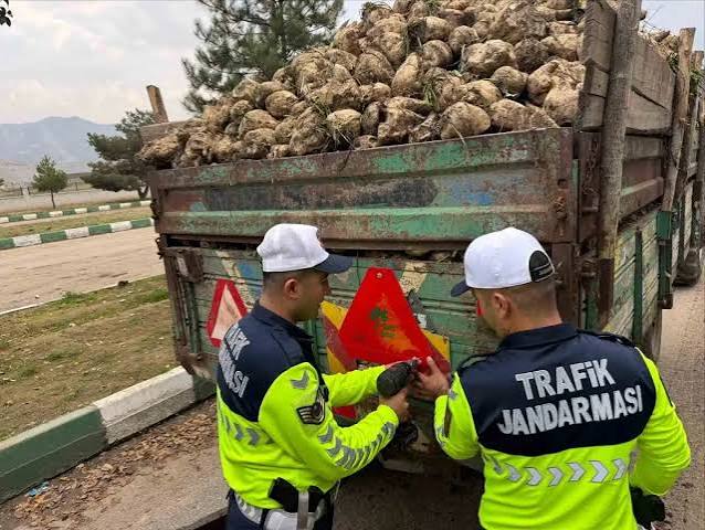 Muş'ta, Jandarmadan Tarım Araçlarına Sıkı Denetim ve Güvenlik Uyarısı! musta jandarmadan tarim araclarina siki denetim ve guvenlik uyarisi habermeydan 2